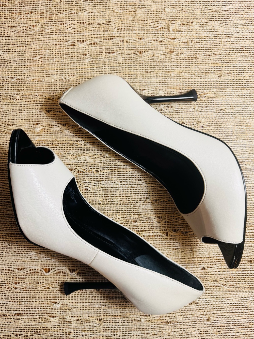 GUESS Peep Toe Stiletto Heels White with Black Patent Heels and Toe Points Sz 8 - Picture 5 of 16